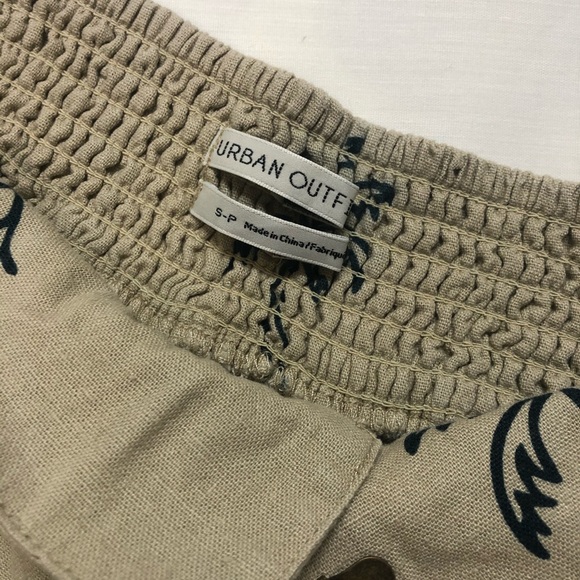 Urban Outfitters Joanie buckle palm shorts, size S - Picture 6 of 7